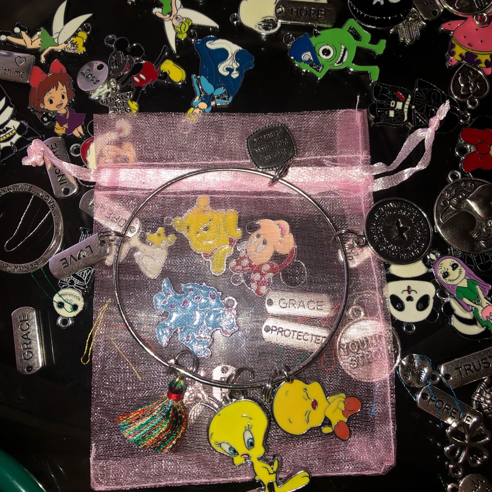 Charm bracelets - Picture 3 of 7